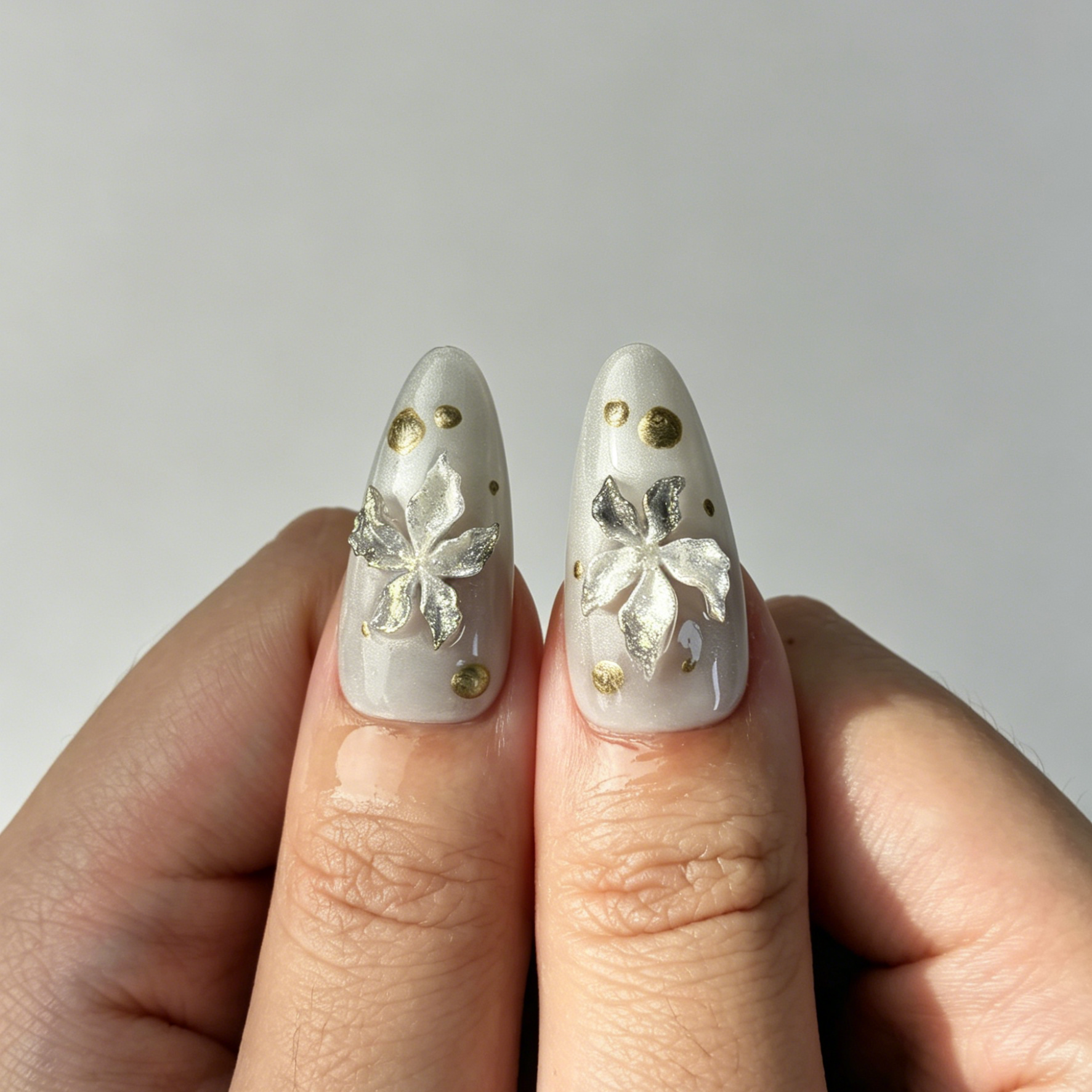 Elegant Cat Eye Floral Press On Nails, Medium Almond Blue Silver Fake Nails