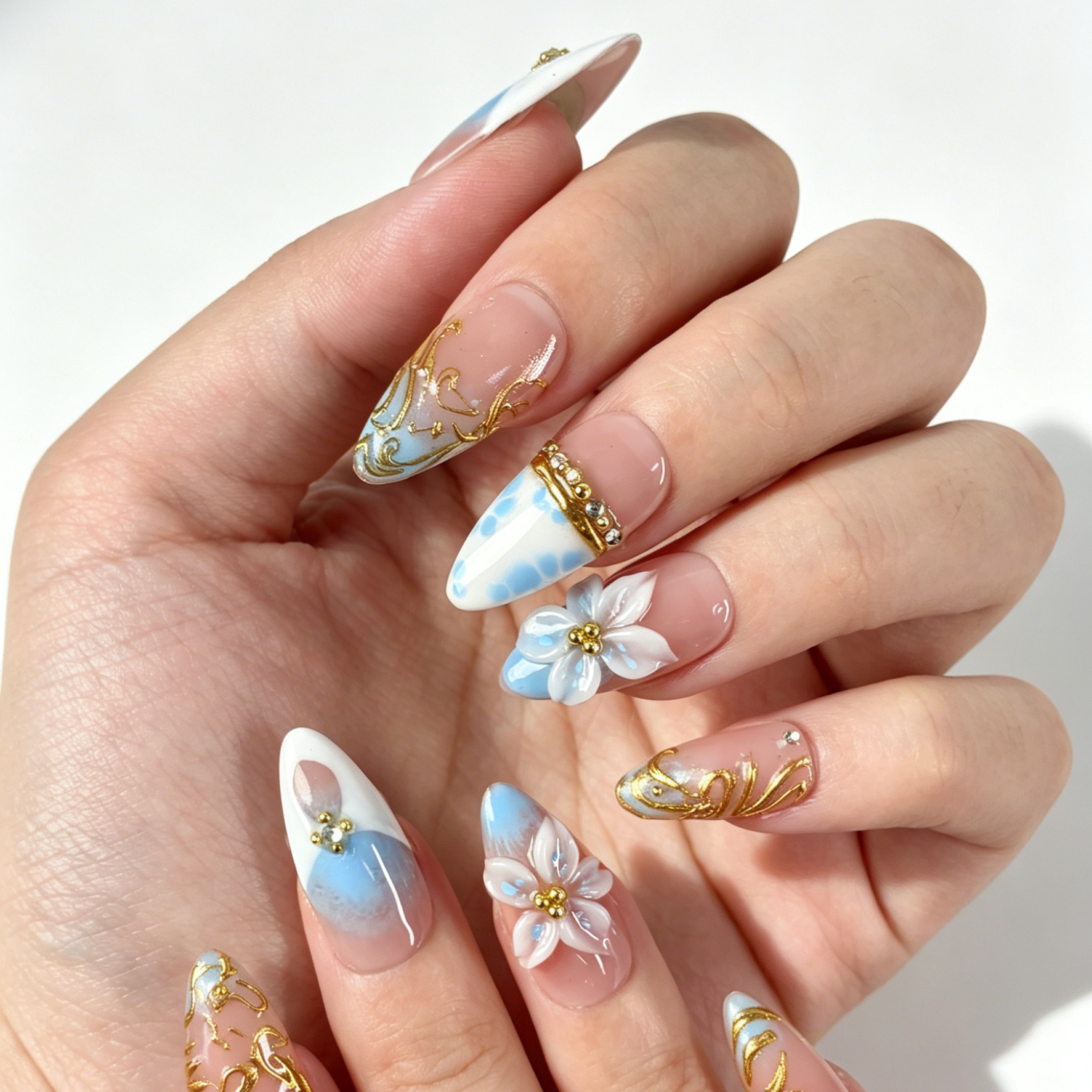 Close Up Nail Art, 3D Two-tone Flower Gold Wire Rhinestone Water Spot Decor