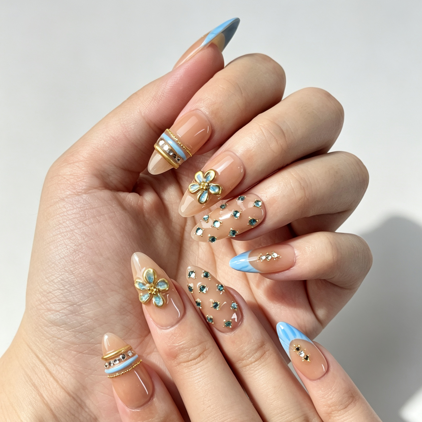Close Up Nail Art, 3D Blue Floral Multi-size Rhinestone Gold Wire Wave Decor