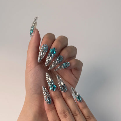 Close Up Nail Art, Multi-size Sky Blue Rhinestone Silver Metallic Stud Decor