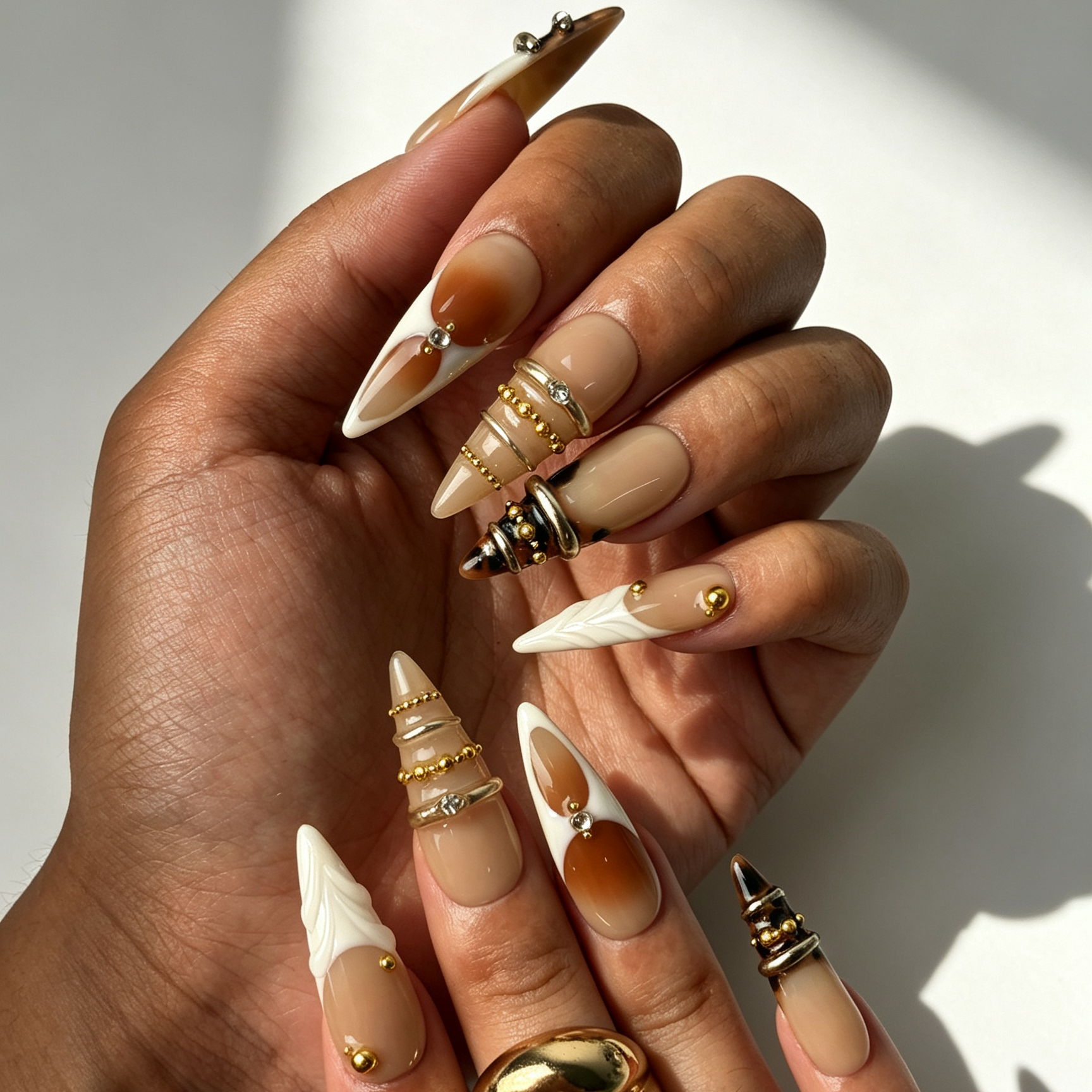 Close-up handmade stiletto nails 3D metal ring rhinestone carved leaf exquisite decoration