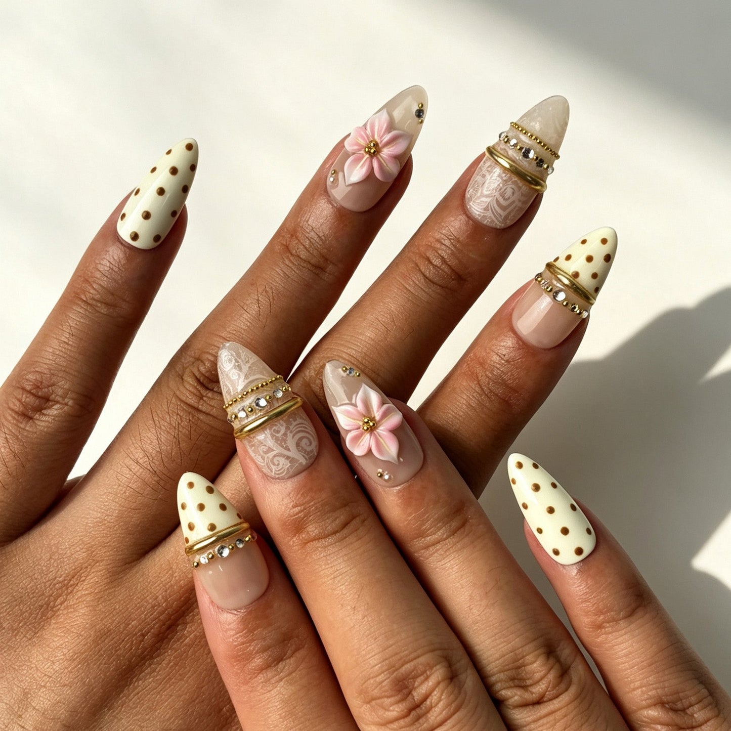 Salon-grade reusable false nails lace texture polka dot elegant daily manicure